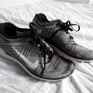 Nike Free TR Flyknit 5.0 Oreo